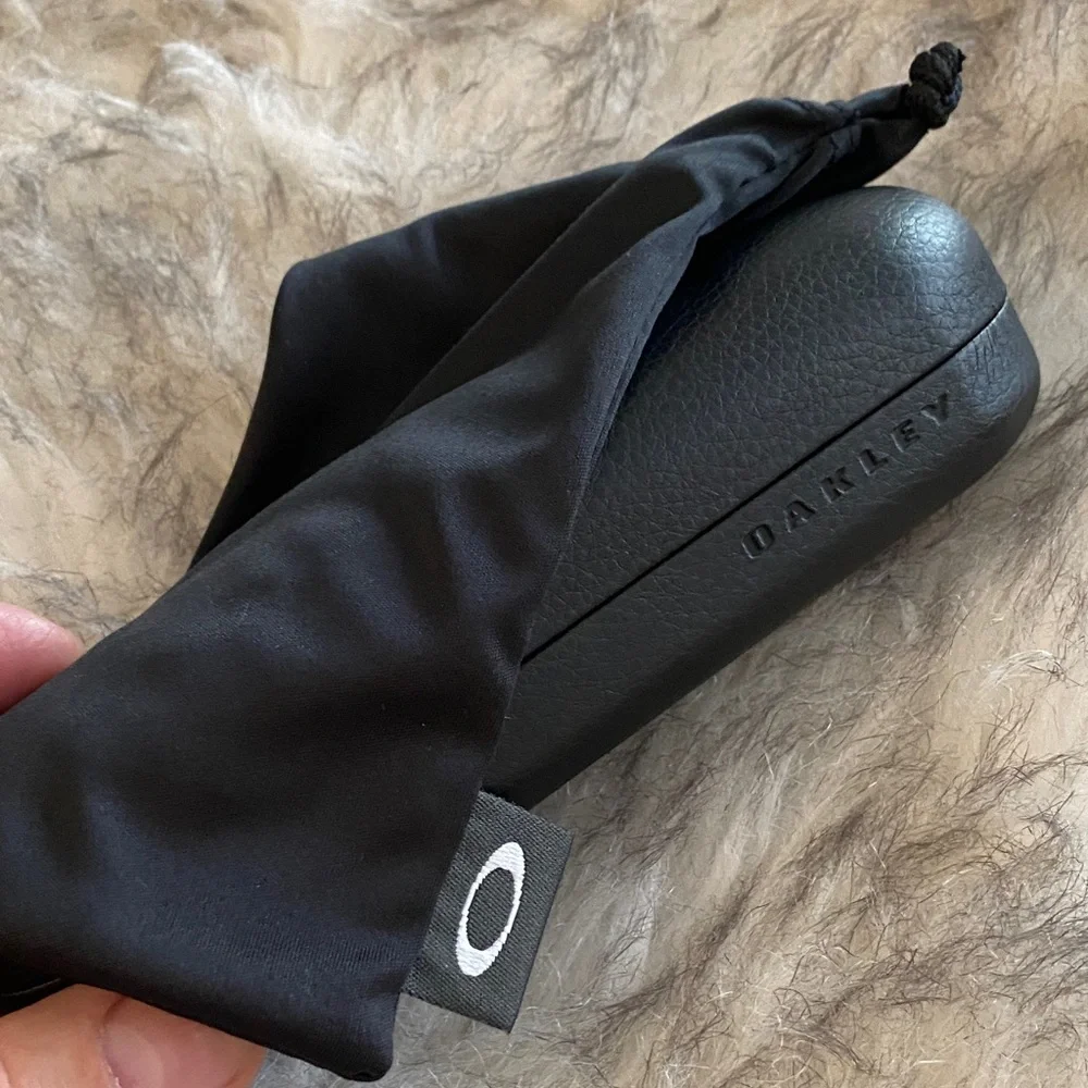 Oakley Black leather hard shell Sunglasses Case with Soft Pouch